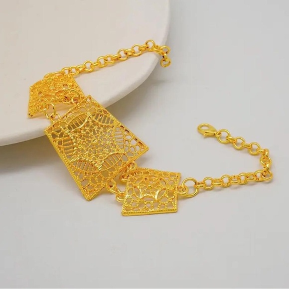 24K Gold Plated Arabian Banquet Jewelry Set - Picture 6 of 12